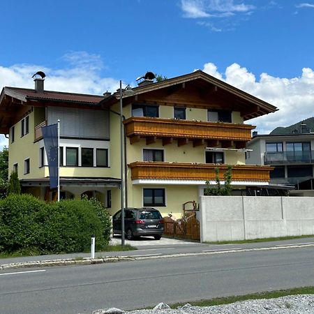 Haus Laubreuter Apartman Kaprun Kültér fotó
