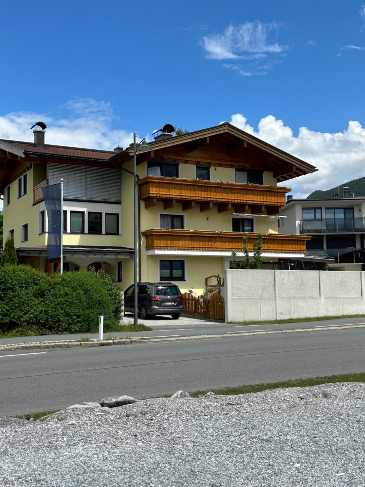 Haus Laubreuter Apartman Kaprun Kültér fotó