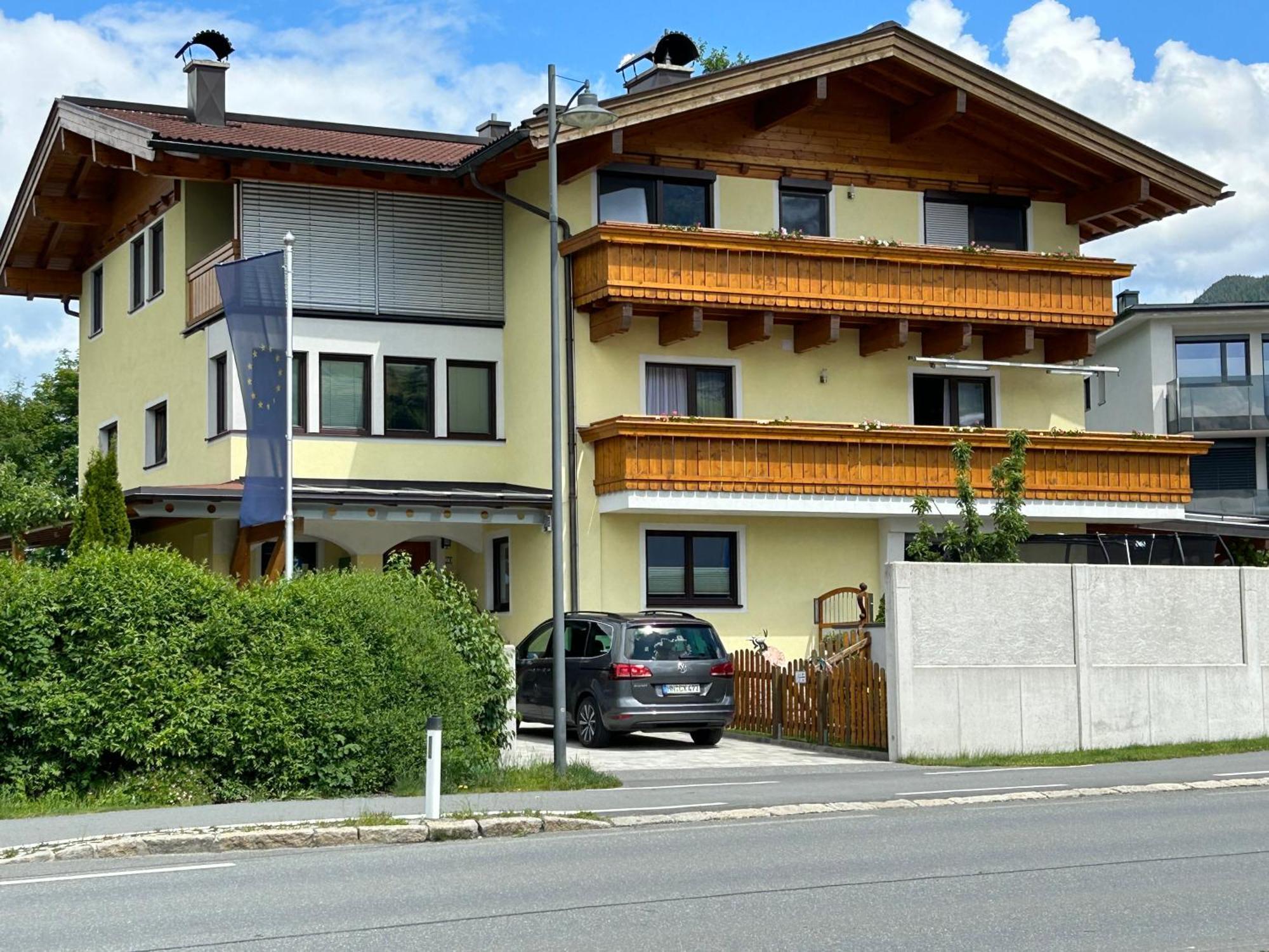Haus Laubreuter Apartman Kaprun Kültér fotó